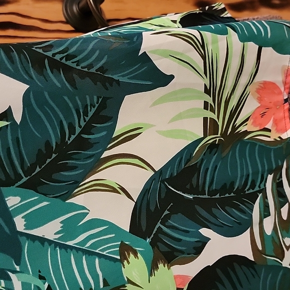 Express Tank Top - Picture 3 of 4